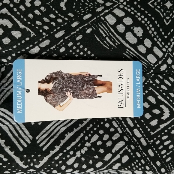 PALISADES BEACH CLUB COVER-UP MED/ LARGE IN BLACK & WHITE KENTE - Picture 5 of 9